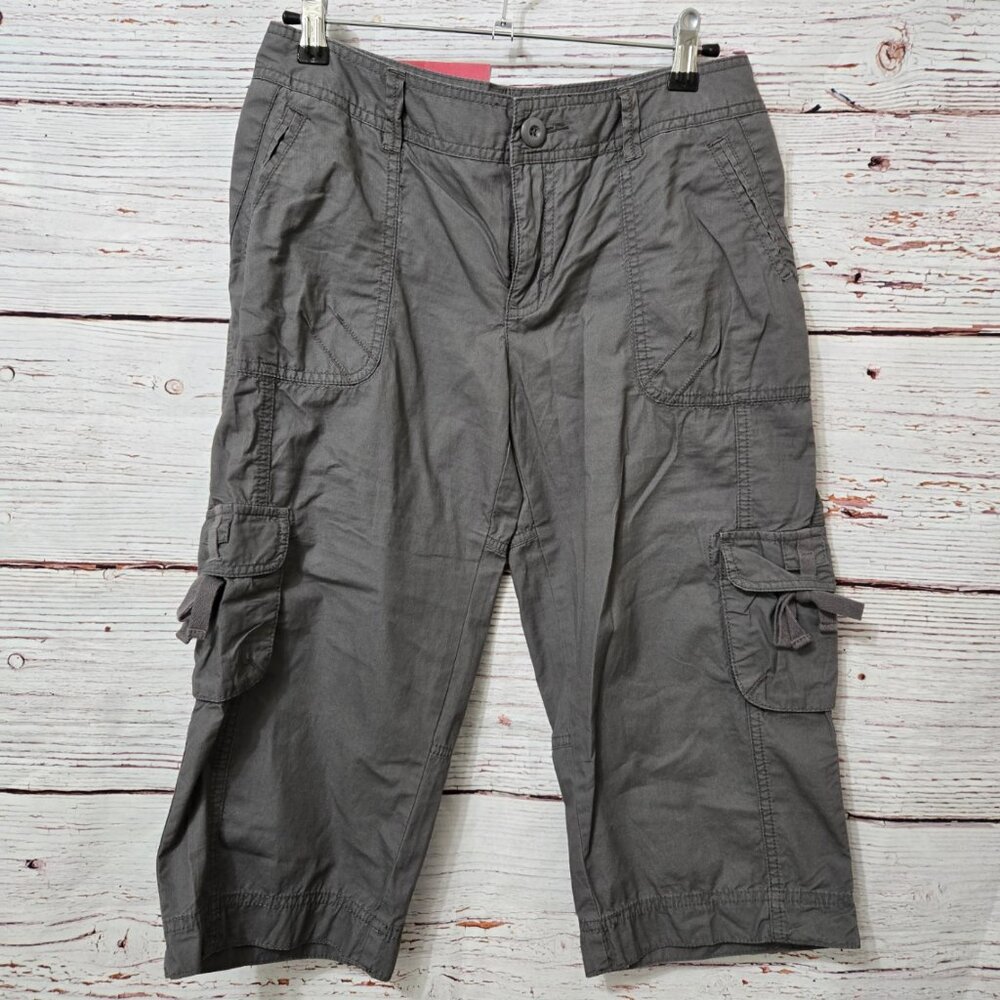 #203 NWT Merona Grey Cargo Crops